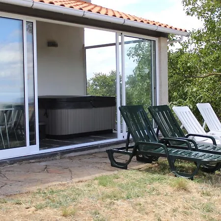 Casa de Campo Rural De *